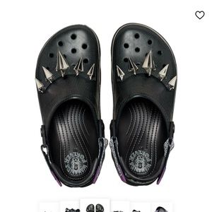Men’s 10 Woman’s 12 Black Panther Crocs